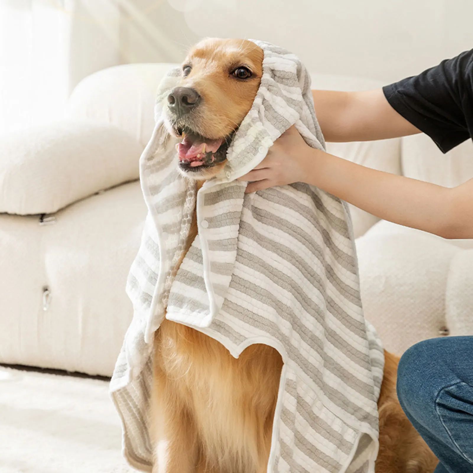 Transform Bath Time with the Ultra-Absorbent Pet Bath Towel
